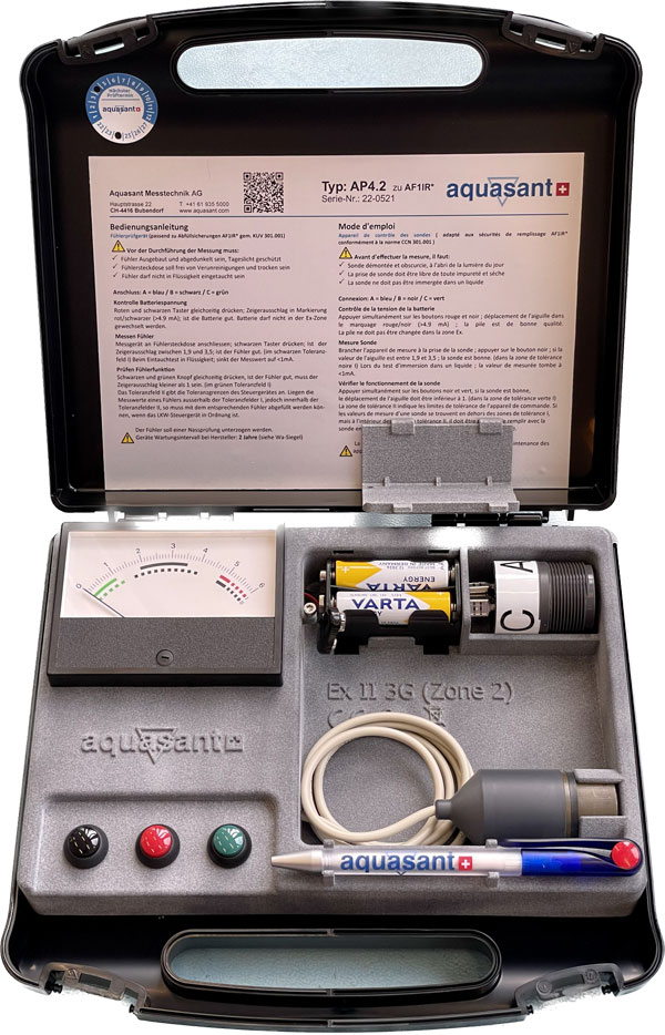 Das Aquasant Fühlerprüfgerät Typ: AP4.2 wird für die Kontrolle der elektrooptischen Abfüllsicherungen Typ: AF1IR L eingesetzt.